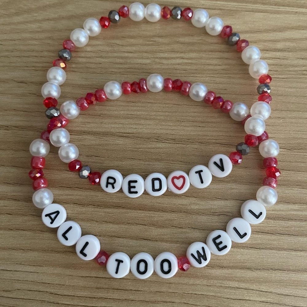 Taylor Swift Friendship Bracelets